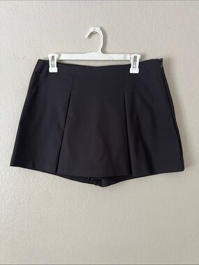 Like New! ALL ROW Pleated Skort Cotton Blend Black Size L